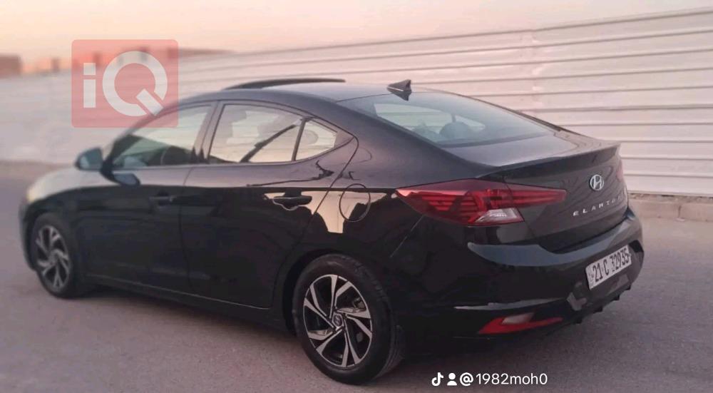 هیوندای ئەلەنترا